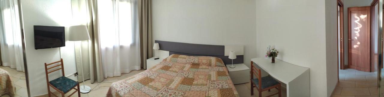 Nero Basalto Azzurro Mare Bed & Breakfast Aci Castello Bagian luar foto