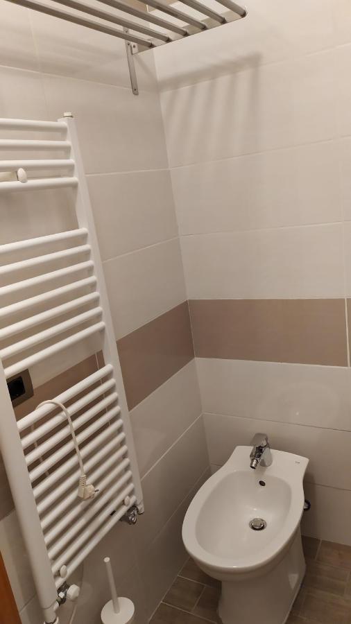 Nero Basalto Azzurro Mare Bed & Breakfast Aci Castello Bagian luar foto