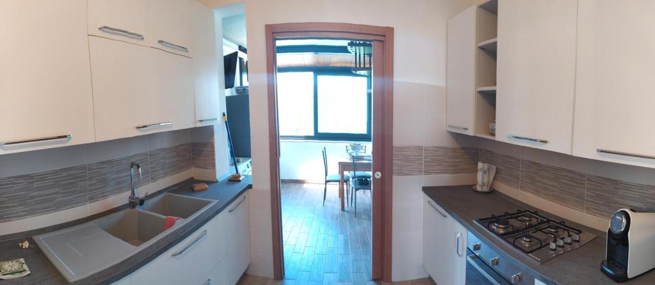 Nero Basalto Azzurro Mare Bed & Breakfast Aci Castello Bagian luar foto